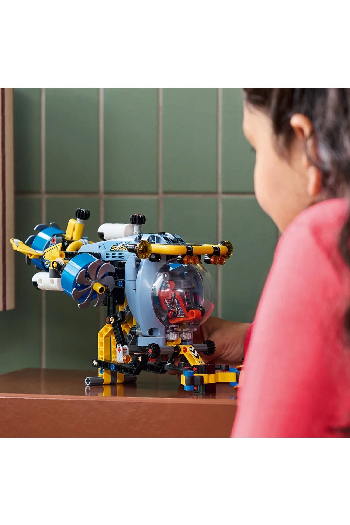 LEGO Technic Derin Deniz Araştırma Denizaltısı 42201