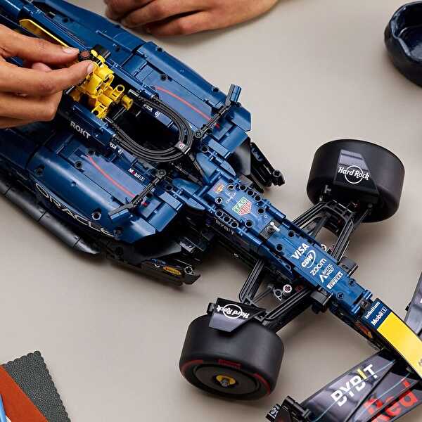 LEGO Technic Oracle Red Bull Racing Rb20 F1 Araba