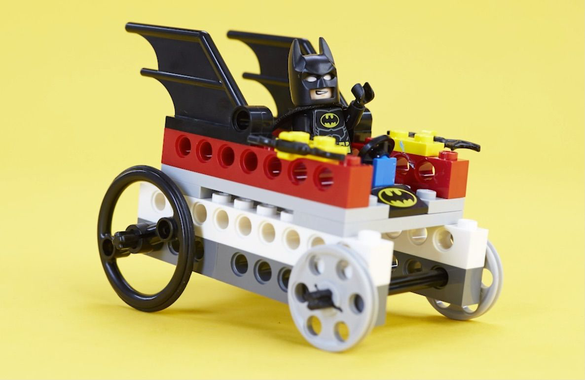 Lastikle Hareket Eden LEGO® Araba
