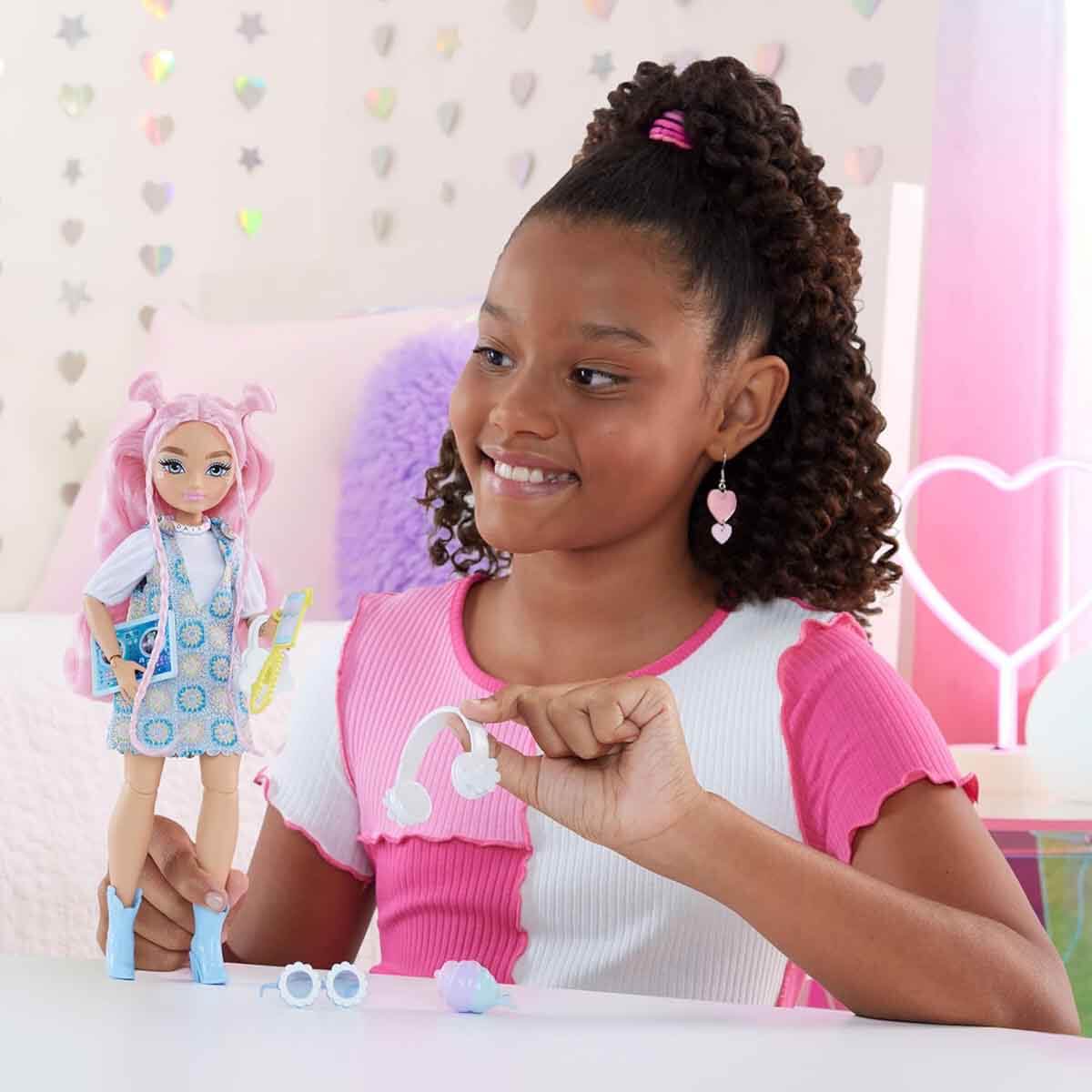 Barbie Dream Besties Daisy Bebek ve Aksesuarları