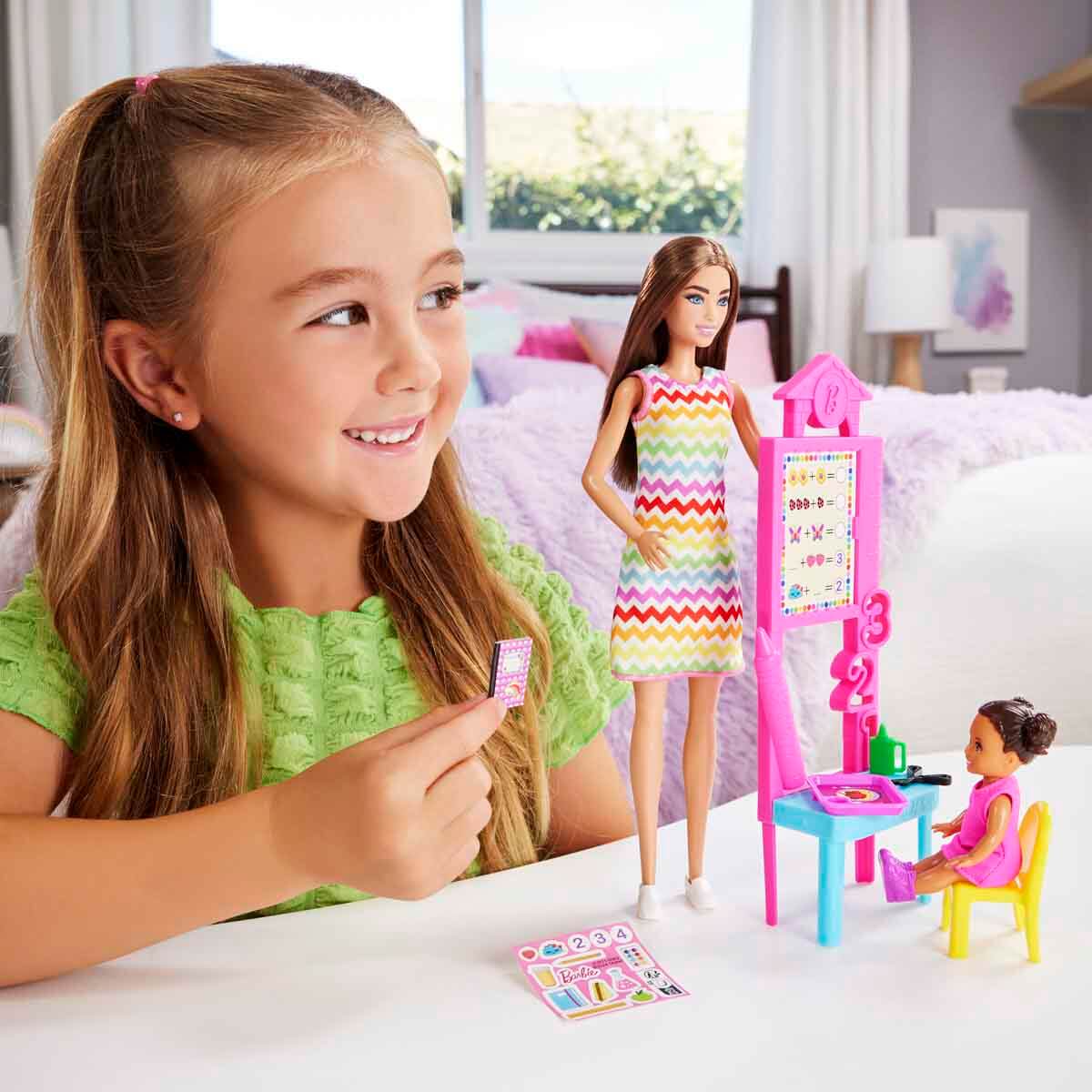 Barbie Kariyer Oyun Setleri Öğretmen Bebek
