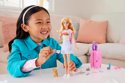 Barbie Seyahatte Bebeği ve Aksesuarları