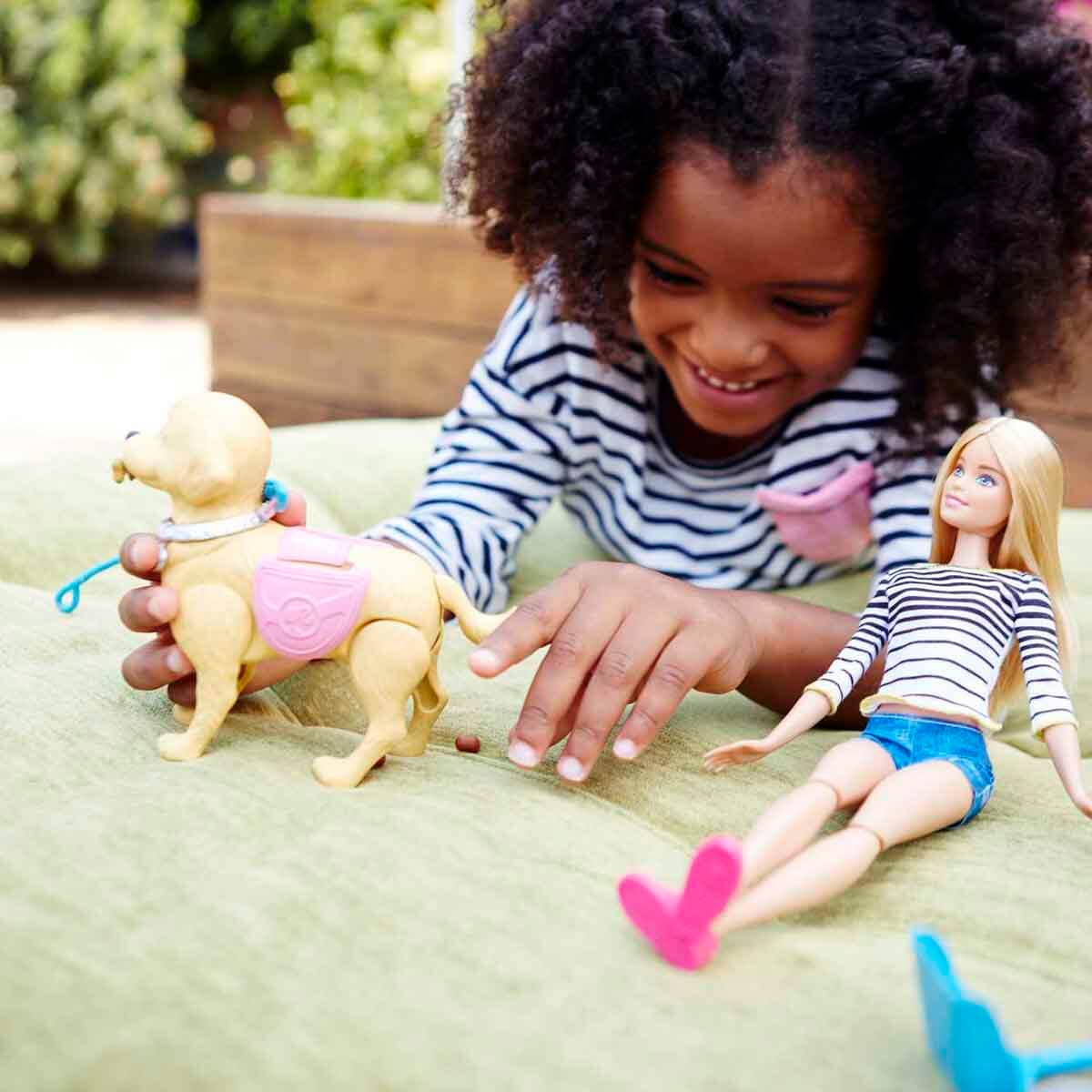 Barbie ve Köpeği Tuvalet Eğitiminde