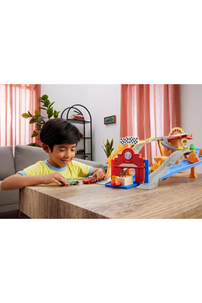 Cars Radiator Spring  Yarış ve Kurtarma Oyun Seti