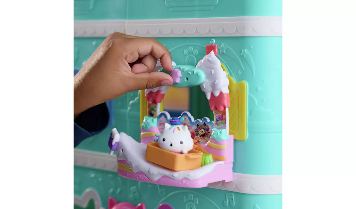 Gabbys Dollhouse Cakey Cat in Tatlı İkram Balkonu
