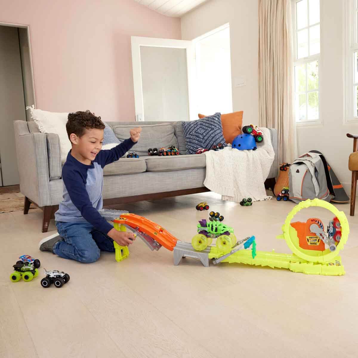 Hot Wheels Monster Trucks Power Smashers Oyun Seti