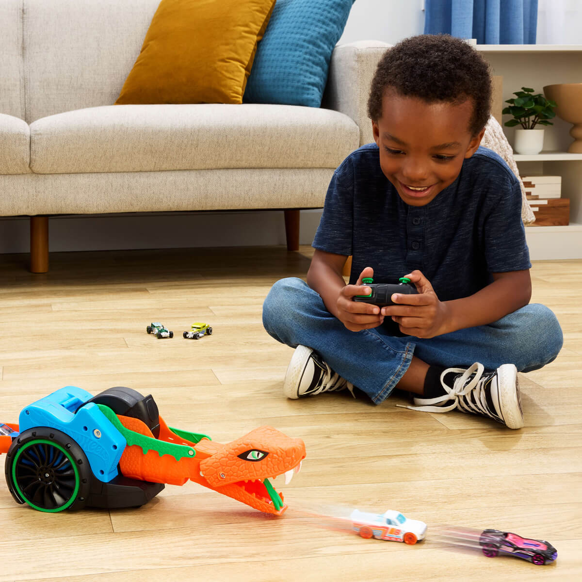 Hot Wheels Uzaktan Kumandalı Yılan Oyun Seti JGD11