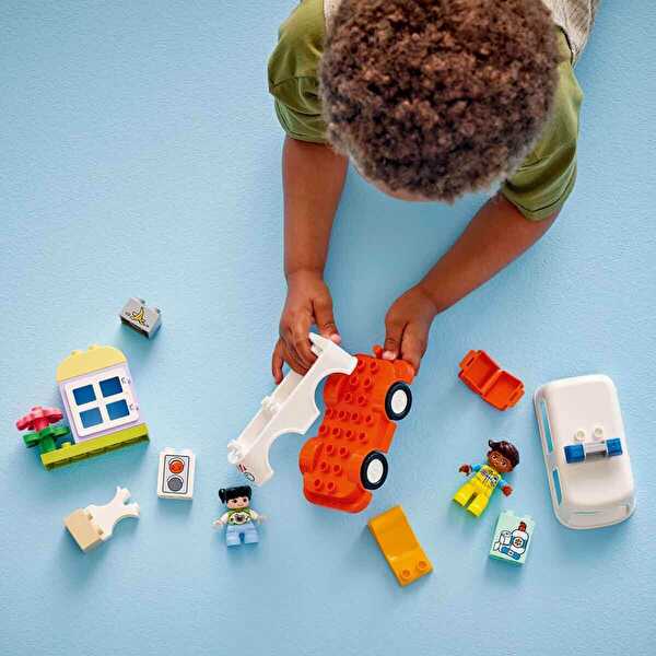 LEGO DUPLO Ambulans ve Sürücü