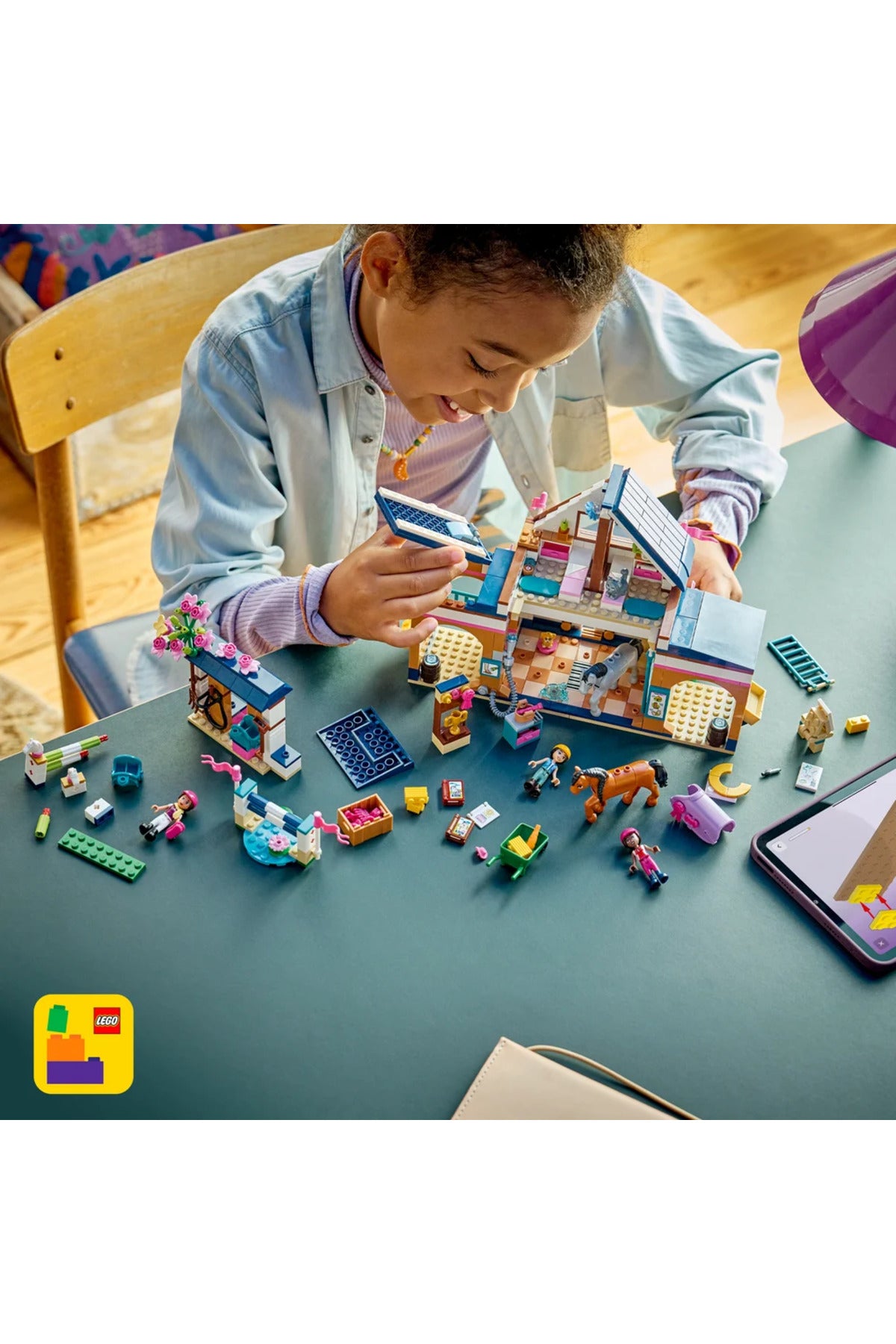 LEGO Friends At Ahırı ve Binicilik Akademisi 42688
