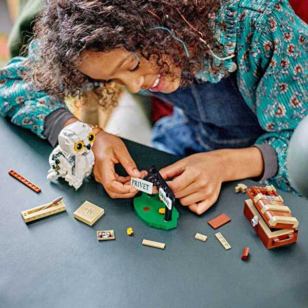 LEGO Harry Potter Hedwig Privet Drive 4 Numarada 76425