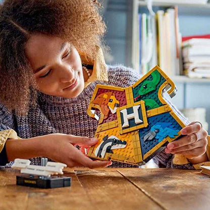 LEGO Harry Potter Hogwarts Bina Arması