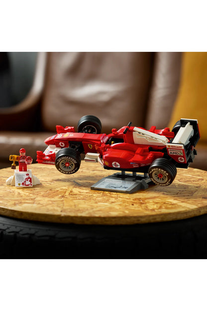 LEGO Icons Ferrari F2004 ve Michael Schumacher 11375