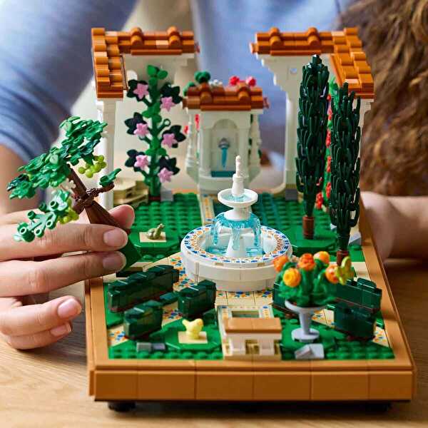 LEGO Icons Fıskiyeli Bahçe 10359