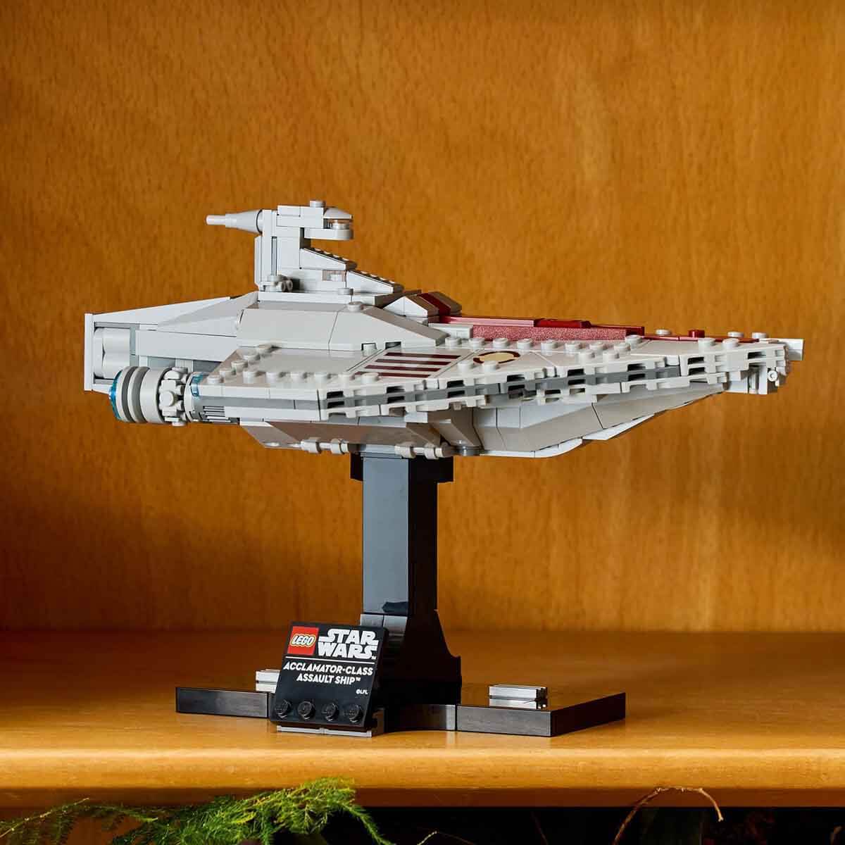 LEGO Star Wars Acclamator Sınıfı Hücum Gemisi