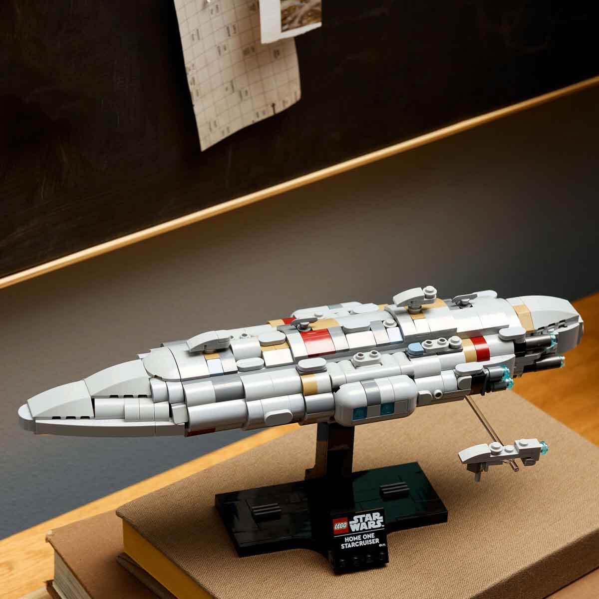 LEGO Star Wars Home One Starcruiser