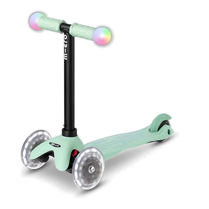 Micro Mini Deluxe Magic 3 Tekerlekli Işıklı Mint Scooter