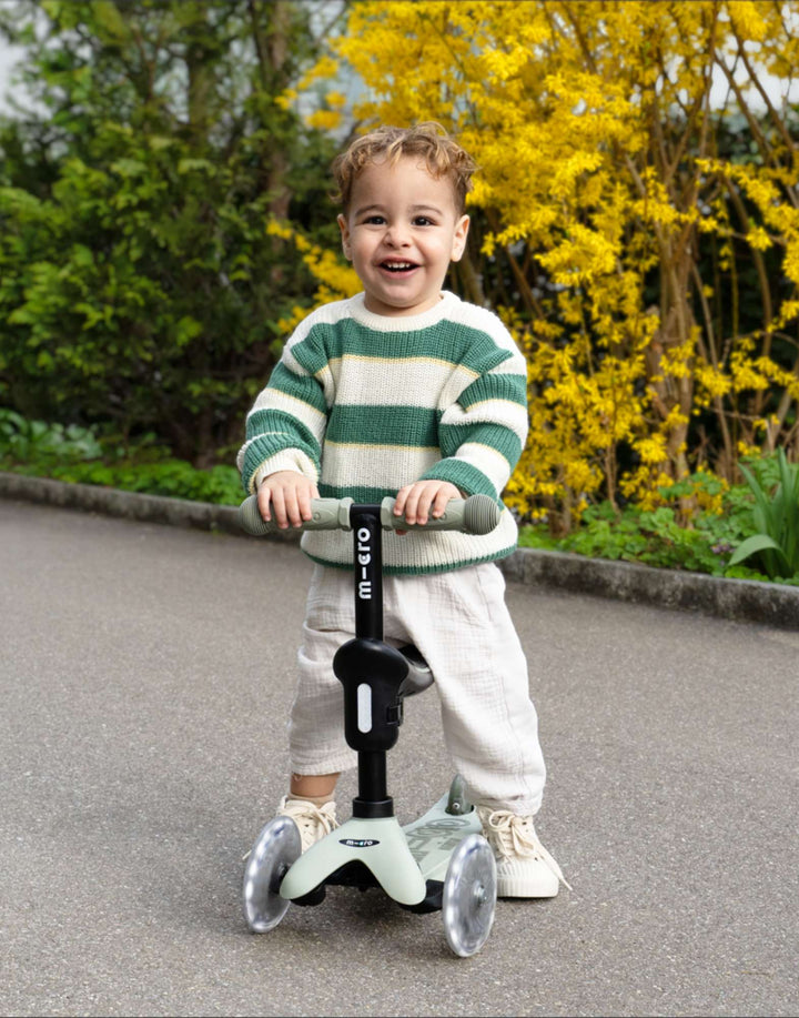 Micro Mini Rock And Go 3 Tekerlekli Işıklı Yeşil Scooter