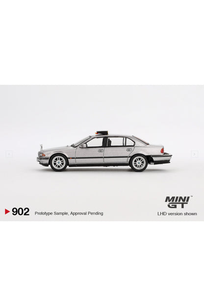 Mini GT BMW 750L 1:64