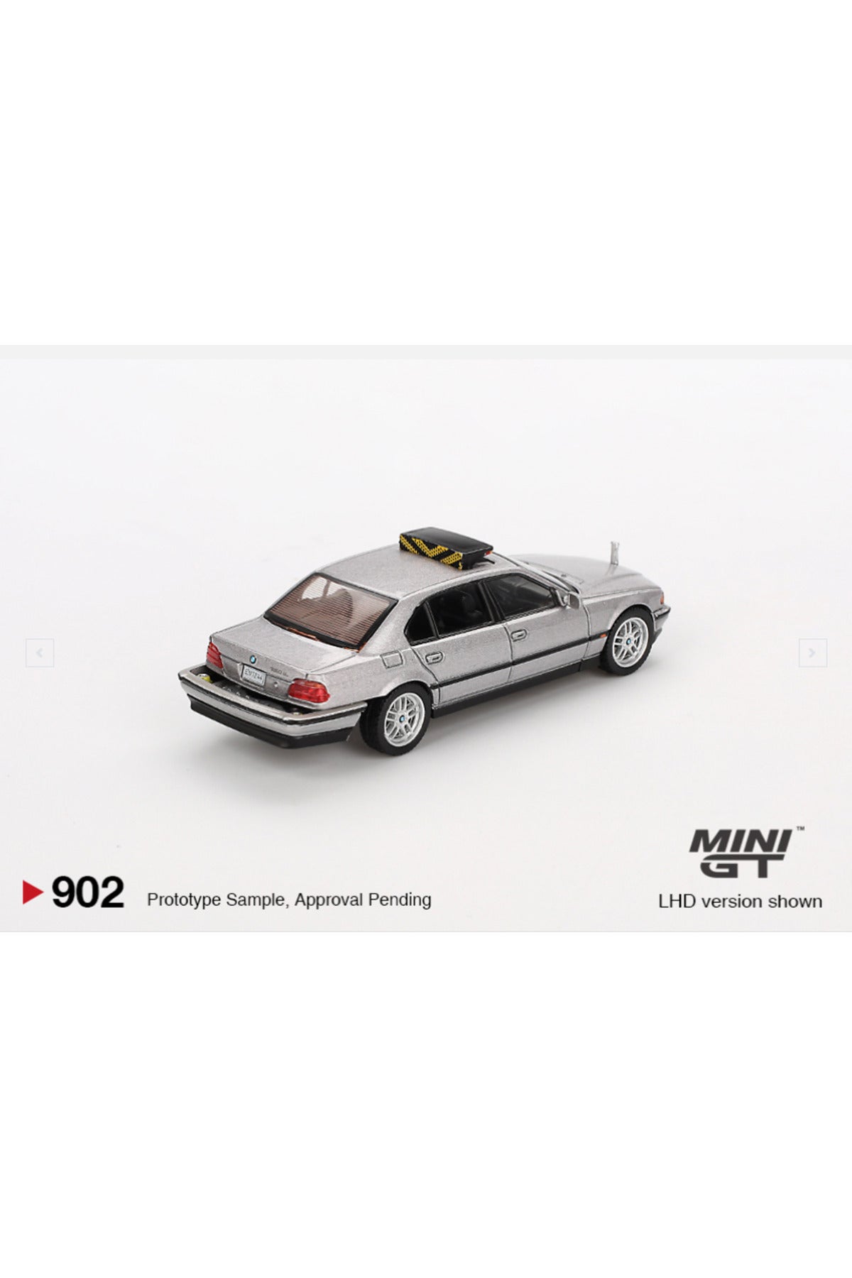 Mini GT BMW 750L 1:64