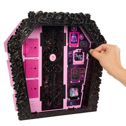 Monster High Draculaura nın Muhteşem Havalı Dolabı